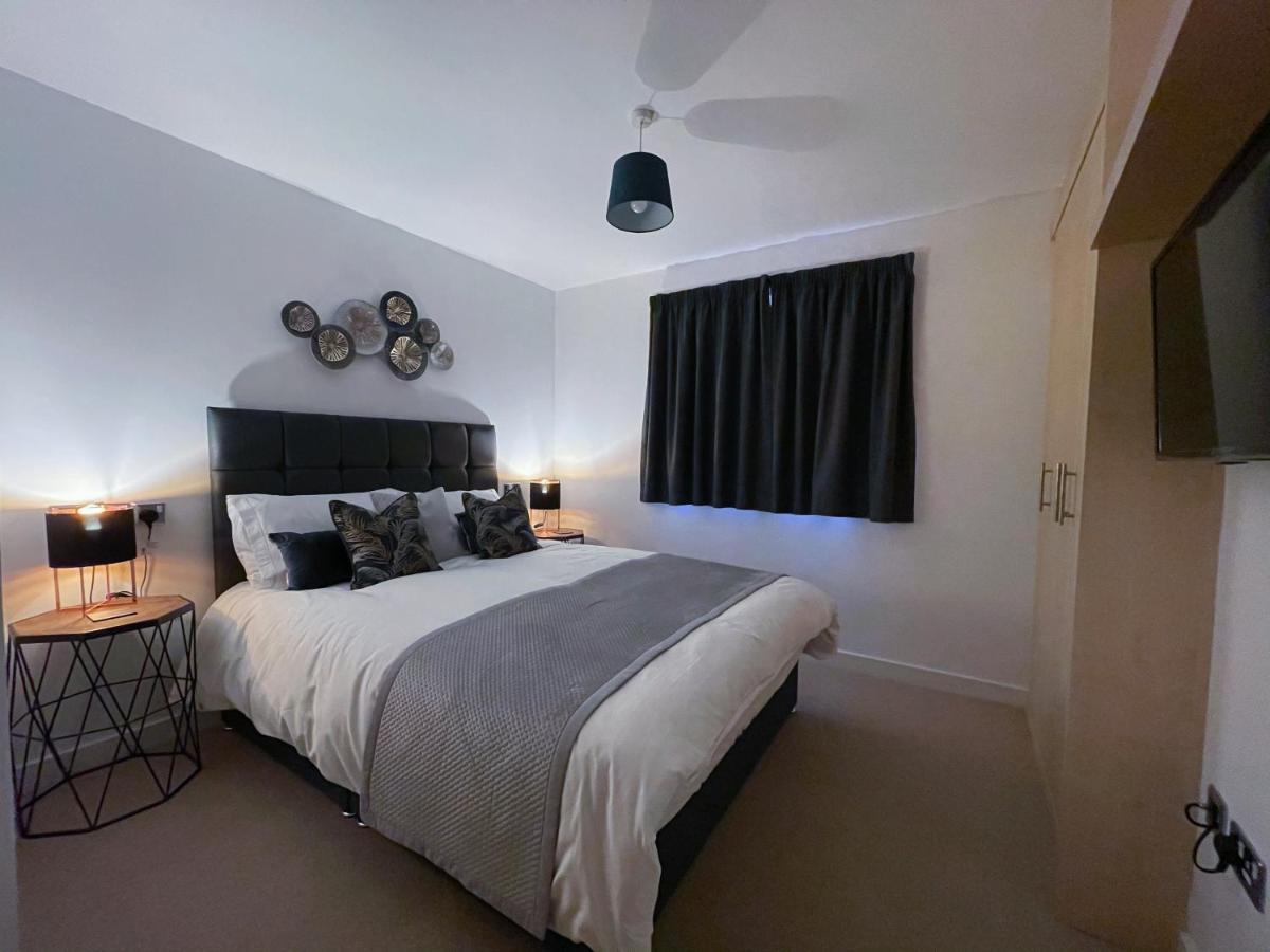 Station Side Penthouse Apartment Wolverhampton Exterior photo