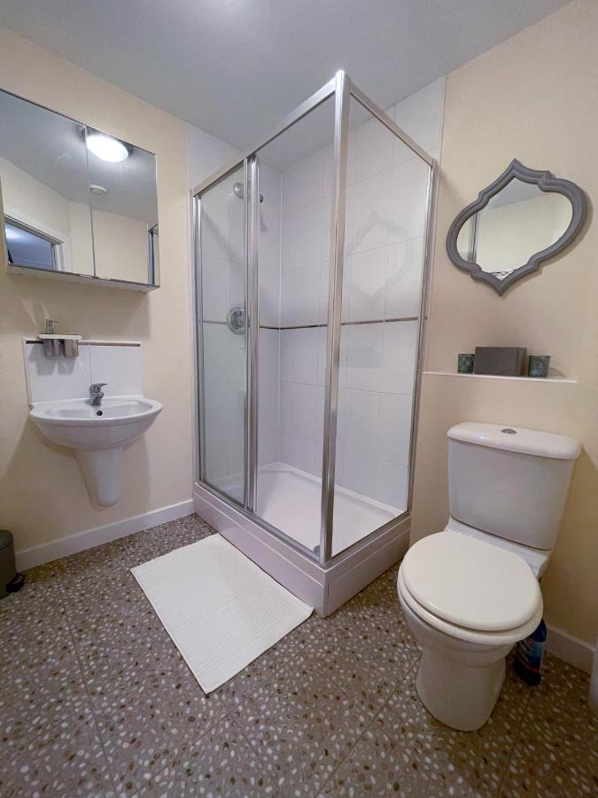 Station Side Penthouse Apartment Wolverhampton Exterior photo