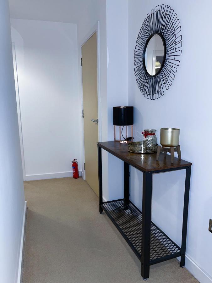 Station Side Penthouse Apartment Wolverhampton Exterior photo