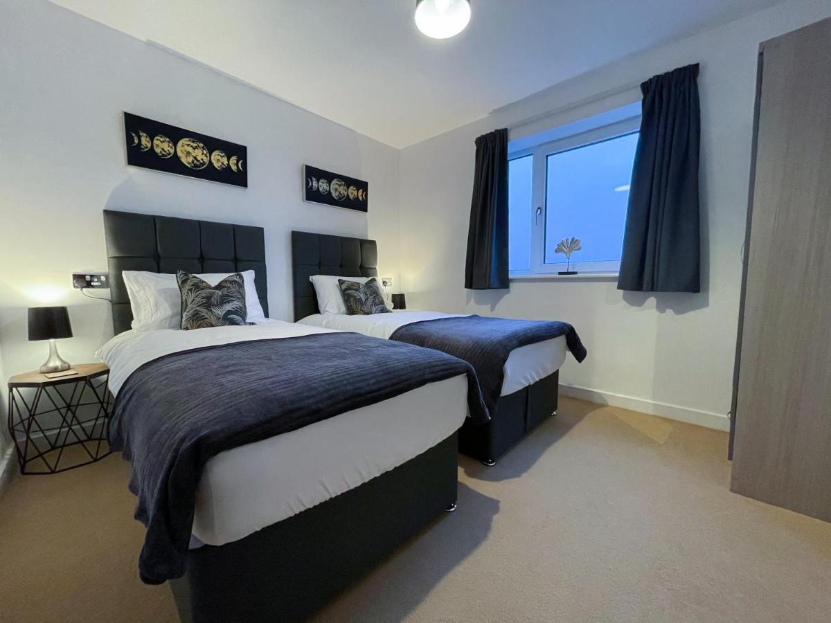 Station Side Penthouse Apartment Wolverhampton Exterior photo
